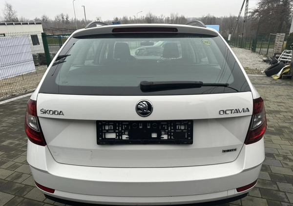 Skoda Octavia cena 24400 przebieg: 88000, rok produkcji 2017 z Krajenka małe 154